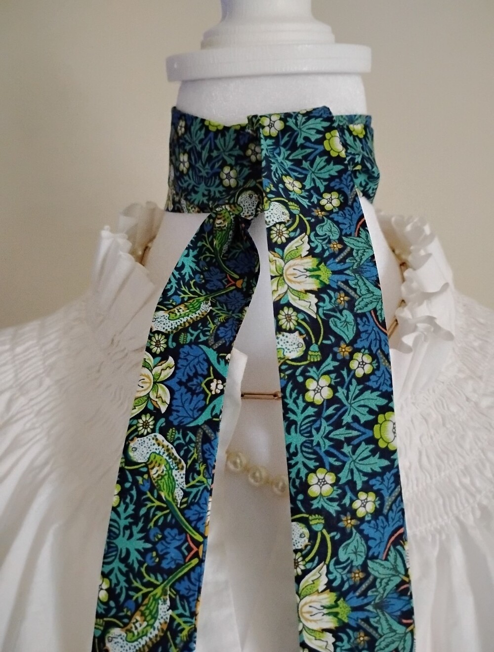 Liberty Art Fabric Tana Lawn Super Skinny Scarf William Morris Strawberry Thief